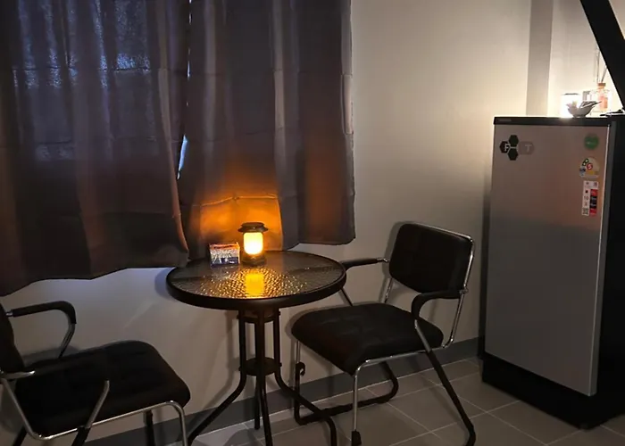 Bed & Breakfast Munchies 3*