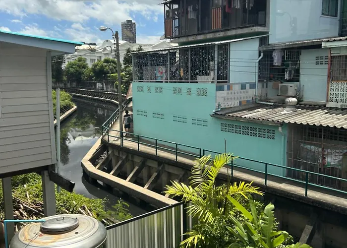 Munchies Bed & Breakfast Bangkok